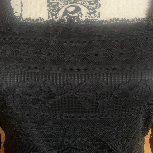 Adorable A. BYER. Black Rayon and Lace dress. A-line. Above the knee. Size 7. - Picture 4 of 5